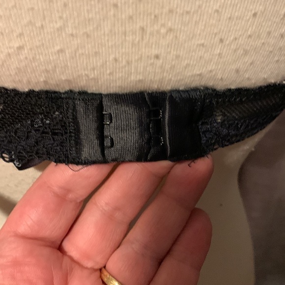 Elle MacPherson like new black lace padded bra 34B - Picture 4 of 6